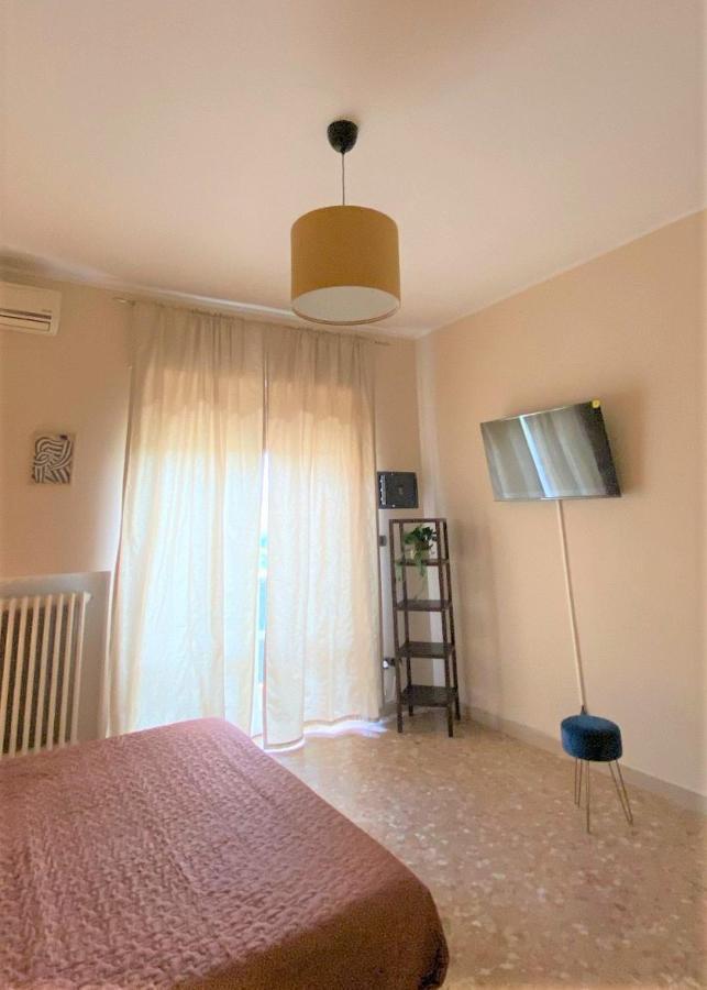 Casa Viola A 900 Mt Dalla Staz. Centrale Pescara Exterior photo