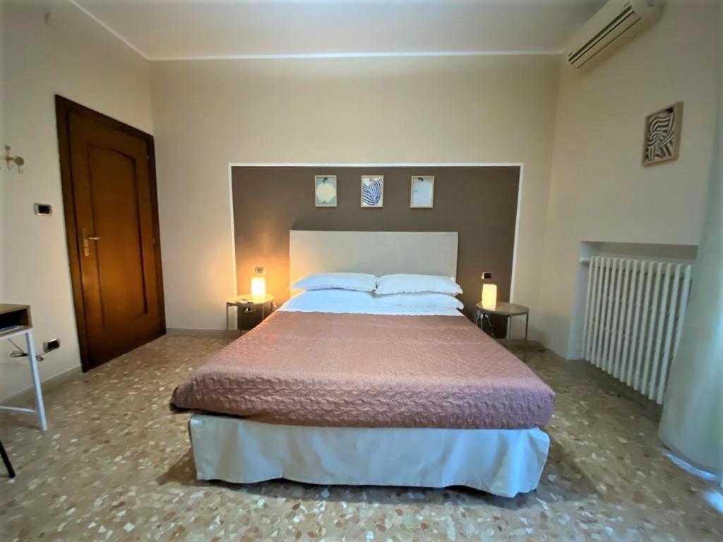 Casa Viola A 900 Mt Dalla Staz. Centrale Pescara Exterior photo